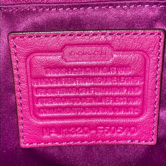 NWOT PEYTON OP ART EMBOSSED PATENT TOP HANDLE TOTE - Picture 3 of 3